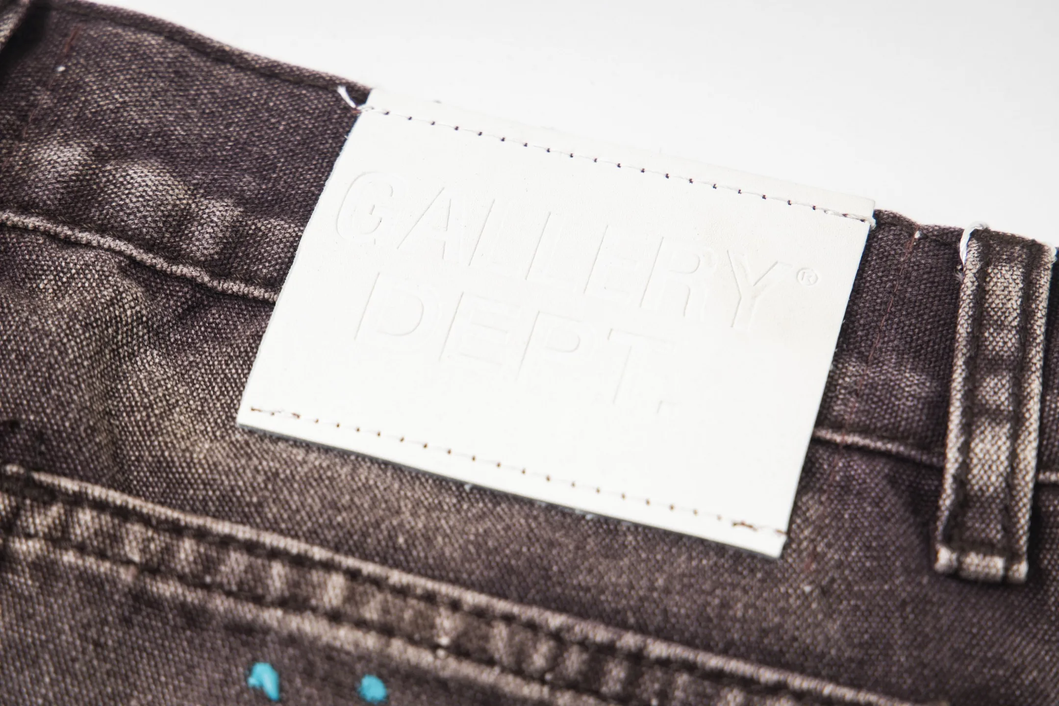 #8175 P250💰 GALLERY DEPT American retro splash-ink splicing micro-horn logging overalls raw-edged jeans - Original purchase and pattern making to truly restore the ultimate texture of Vintage - Original hardware accessories, washed and other elevators, QR code analysis are all purchased from the original factory, high degree of restoration, welcome to compare with a certain product ~ - Three-dimensional version Loose and comfortable, not picky about the figure, taller and slimmer, factory Seiko, original factory quality control, same style for men and women, can be matched with couples Versatile recommendation: must-have jeans for all seasons Size: S-XXL (28-36)